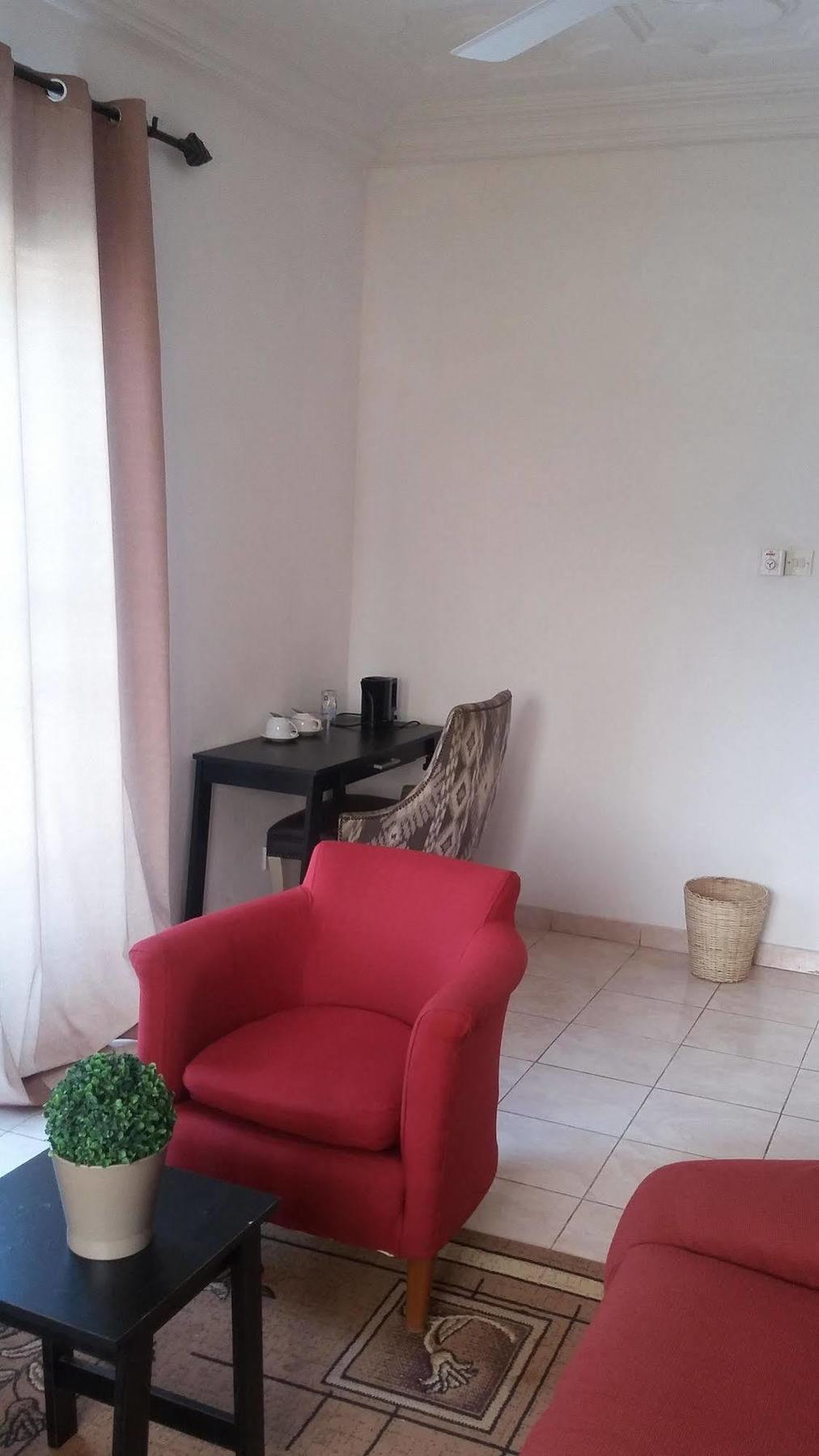 Pelican Residence Fajara Екстериор снимка