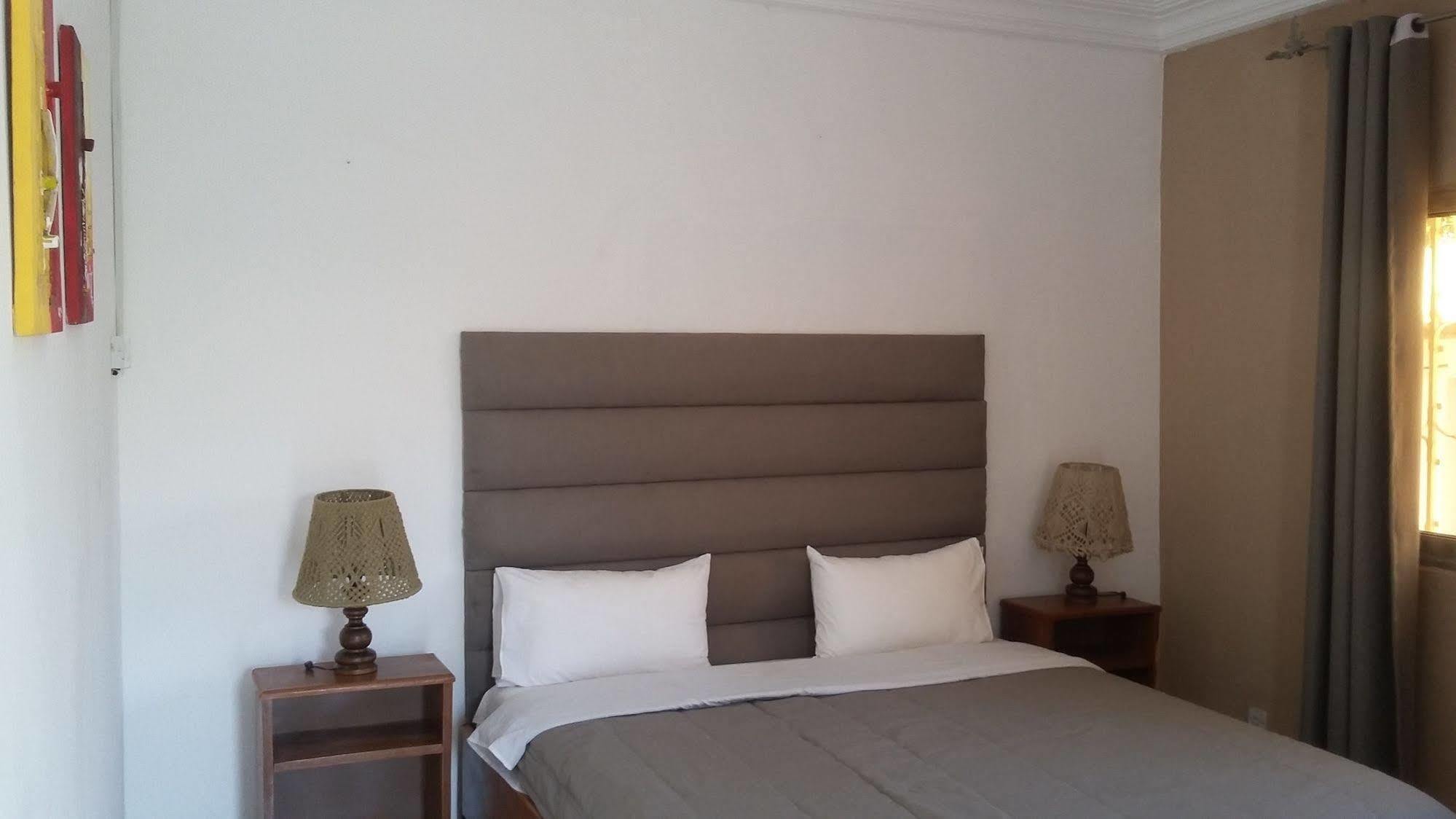 Pelican Residence Fajara Екстериор снимка